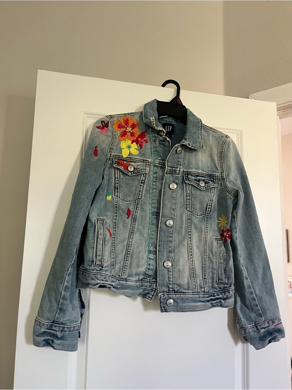 GAP  Blue Denim Jacket with Multicolor Floral Embroidery.